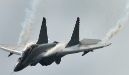 Video: Chiến đấu cơ MiG-35 thăng hoa trên bầu trời Nga