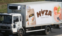 Giải cứu 3 trẻ nhỏ sắp chết ngạt trong xe tải chở người di cư