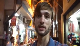 Giáo viên Tây chia sẻ cách sống tốt ở HN chỉ với 1 giờ dạy mỗi ngày