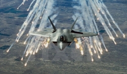 Mỹ đưa máy bay F-22 tới châu Âu, Nga tỏ ra không 'khách khí'