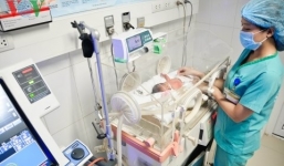 Bé sơ sinh có mẹ bị bắn đã được cứu sống