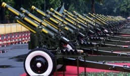 Cận cảnh dàn đại bác sẵn sàng cho lễ Quốc khánh sáng 2/9