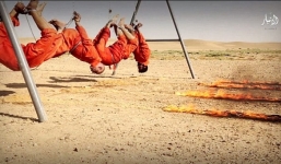 IS treo ngược và thiêu sống người bị cáo buộc gián điệp