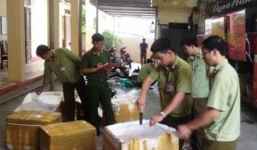 Phát hiện hơn 700 kg nội tạng thối trên xe khách