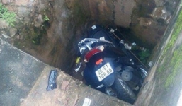 Phát hiện thi thể cán bộ công an dưới cống