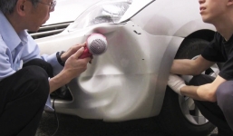 Khắc phục vết móp thân xe bằng máy sấy tóc