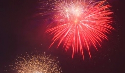 Pháo hoa rực sáng trên bầu trời Hà Nội mừng Quốc khánh 2/9