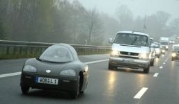 Cận cảnh ô tô 1 chỗ ngồi giá hơn 13 triệu đồng