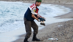 Câu chuyện đau lòng sau bức ảnh chấn động thế giới