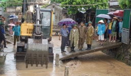 Quảng Ninh: Mưa lớn, người phụ nữ đi chợ bị nước cuốn trôi