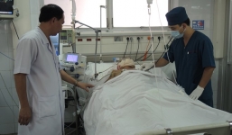 Trực thăng cấp cứu thuyền viên gặp nạn từ Trường Sa về đất liền