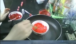 Mục sở thị quy trình làm son handmade giá rẻ