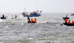 Một ngư dân Bình Định rơi xuống biển, mất tích