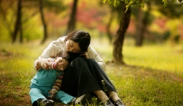 Tôi phải làm sao khi nảy sinh tình cảm với chị gái con nuôi ba mẹ?