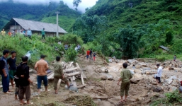 3 mẹ con bị lũ ống cuốn mất tích ở Hà Giang