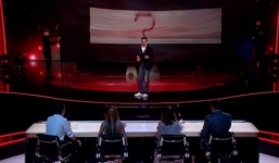 Ảo thuật gia biến ra trực thăng ngay trên sân khấu