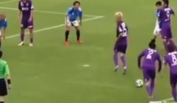 Video: Pha sút phạt kỳ quặc và hài hước nhất thế giới