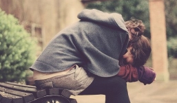 Chết lặng khi đọc được tin nhắn của chồng với tình cũ