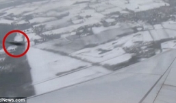 Video: Quay được cảnh vật thể bí ẩn suýt đâm vào máy bay