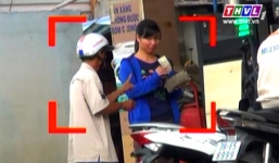 Giả vờ hết tiền đi xin ở cây xăng, thu nửa triệu/ngày