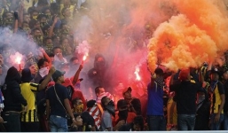 CĐV Malaysia náo loạn khiến trận đấu với Ả-rập Xê-út bị hủy