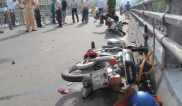 Hiện trường vụ xe khách Phương Trang gây tai nạn