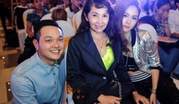 Minh Hằng lần đầu đưa mẹ đi sự kiện