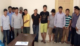 Truy quét nhóm chuyên chở nữ tiếp viên cho quán karaoke