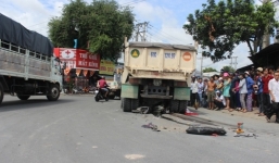 Xe ben gây tai nạn, thi thể nạn nhân mắc kẹt trong gầm xe