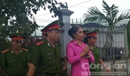 Cháu gái dùng xăng đốt thím 87 tuổi vì tiền cấp dưỡng