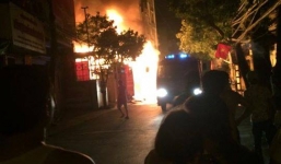 Giải cứu hơn 10 học sinh mắc kẹt do hỏa hoạn