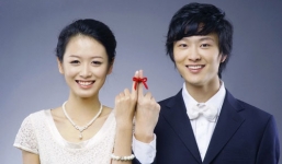 Đêm tân hôn nhớ đời với chiếc váy cưới bị chồng cắt nát