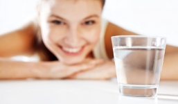 Người phụ nữ giảm 80kg 1 năm nhờ… nước lọc