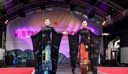 'Hoa hậu đẹp nhất châu Á' mờ nhạt khi xuất hiện cùng Á hậu Huyền My