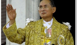 Quốc vương Thái Lan lâm bệnh nặng, người dân hoang mang