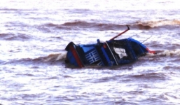 Tàu cá Kiên Giang bị chìm, 21 ngư dân trôi dạt trên biển