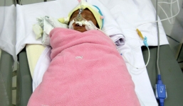 Cô gái 21 tuổi nhập viện sinh con mới biết mình mang thai