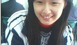 Lộ ảnh webcam mộc mạc của hoa hậu Mai Phương Thúy ở quán net