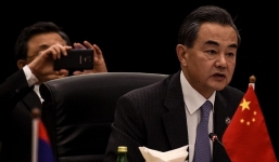 Ngoại trưởng Trung Quốc trắng trợn tuyên bố chủ quyền trên Biển Đông