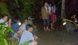 Phát hiện thi thể thiếu nữ dưới mương nước