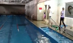 Video: Bể bơi dậy sóng vì động đất 8,3 độ Richter ở Chile