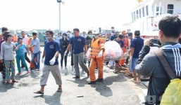 Đưa thi thể 11 ngư dân trong vụ nổ tàu cá trên biển Vũng Tàu vào bờ