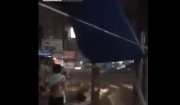 Video: Người dân Pattaya hoảng loạn la hét trong dòng lũ dữ