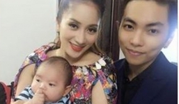 Facebook sao Việt: Khánh Thi, Phan Hiển hạnh phúc khoe con