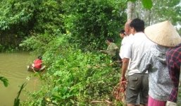 Bàng hoàng phát hiện thi thể người đàn ông bên bờ suối