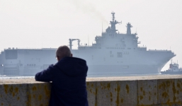 Chuyên gia Nga sang Pháp dỡ thiết bị trên chiến hạm Mistral