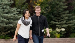 Chuyện tình tỷ phú Facebook và cô gái gốc Hoa