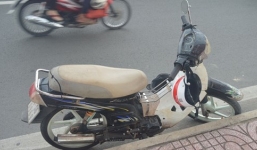 Nam thanh niên để lại xe máy, nhảy cầu tự tử