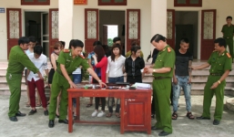 Bắt quả tang 15 nam, nữ điên cuồng nhảy múa trong quán karaoke