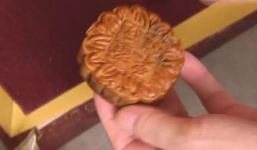 Trung Quốc phát hiện bánh trung thu 10 năm không hỏng